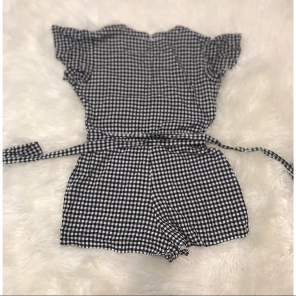 Gingham Privacy please romper - Picture 4 of 7